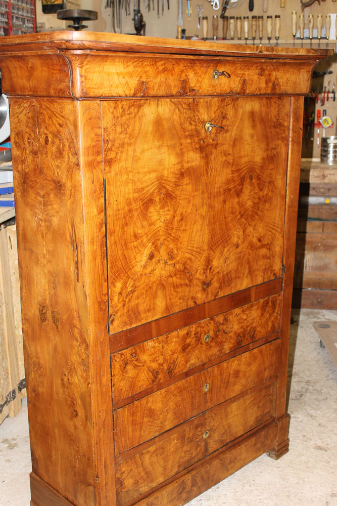 restauration-secretaire-loupe