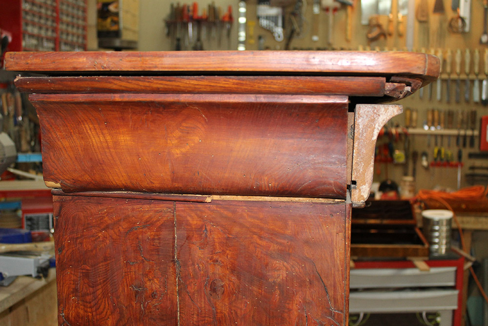 restauration-secretaire-loupe