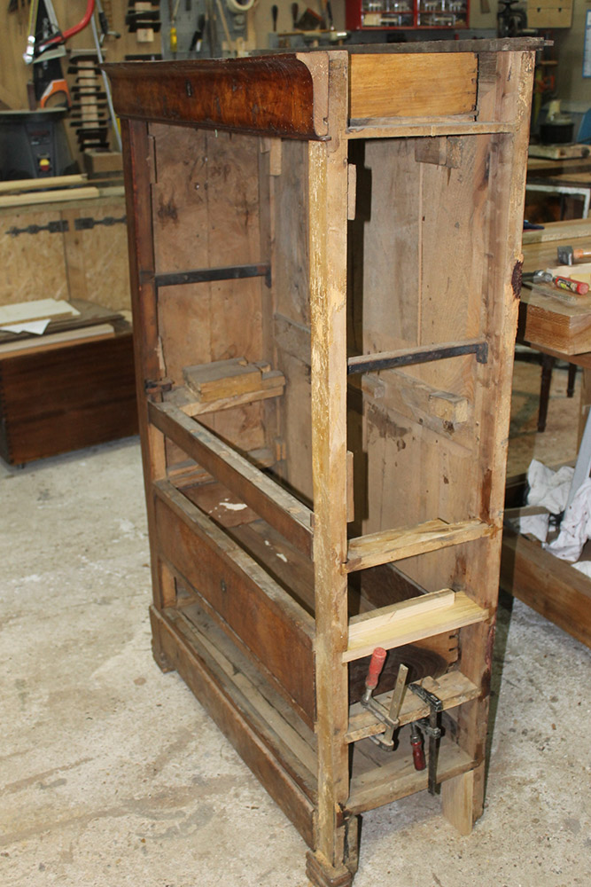 restauration-secretaire-loupe