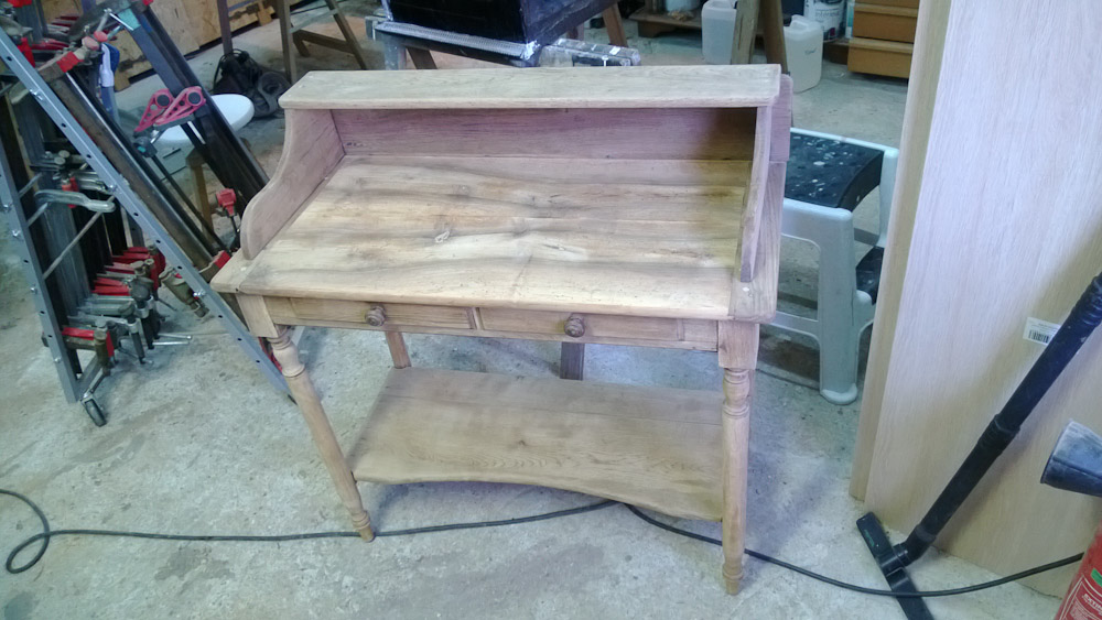 restauration-table-toilette-noyer-4