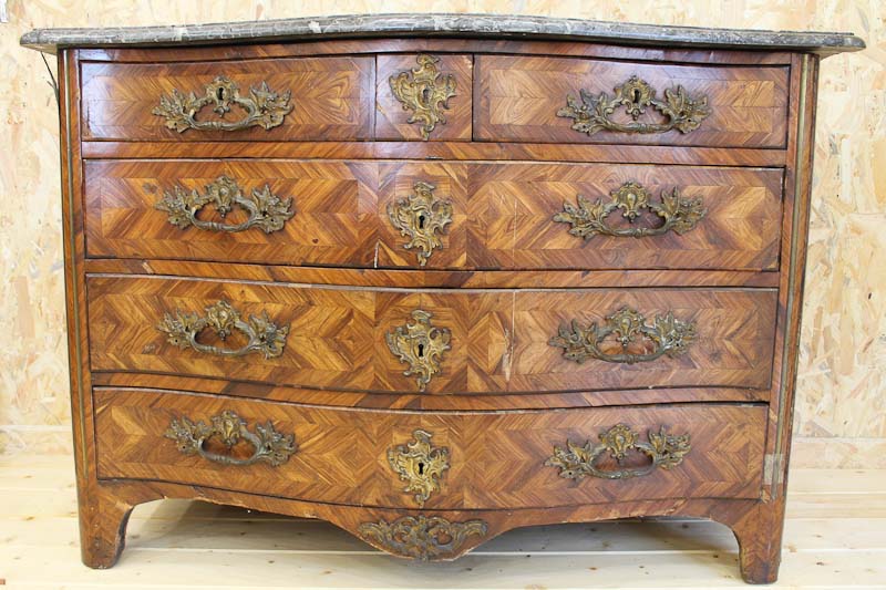 Commode avant restauration